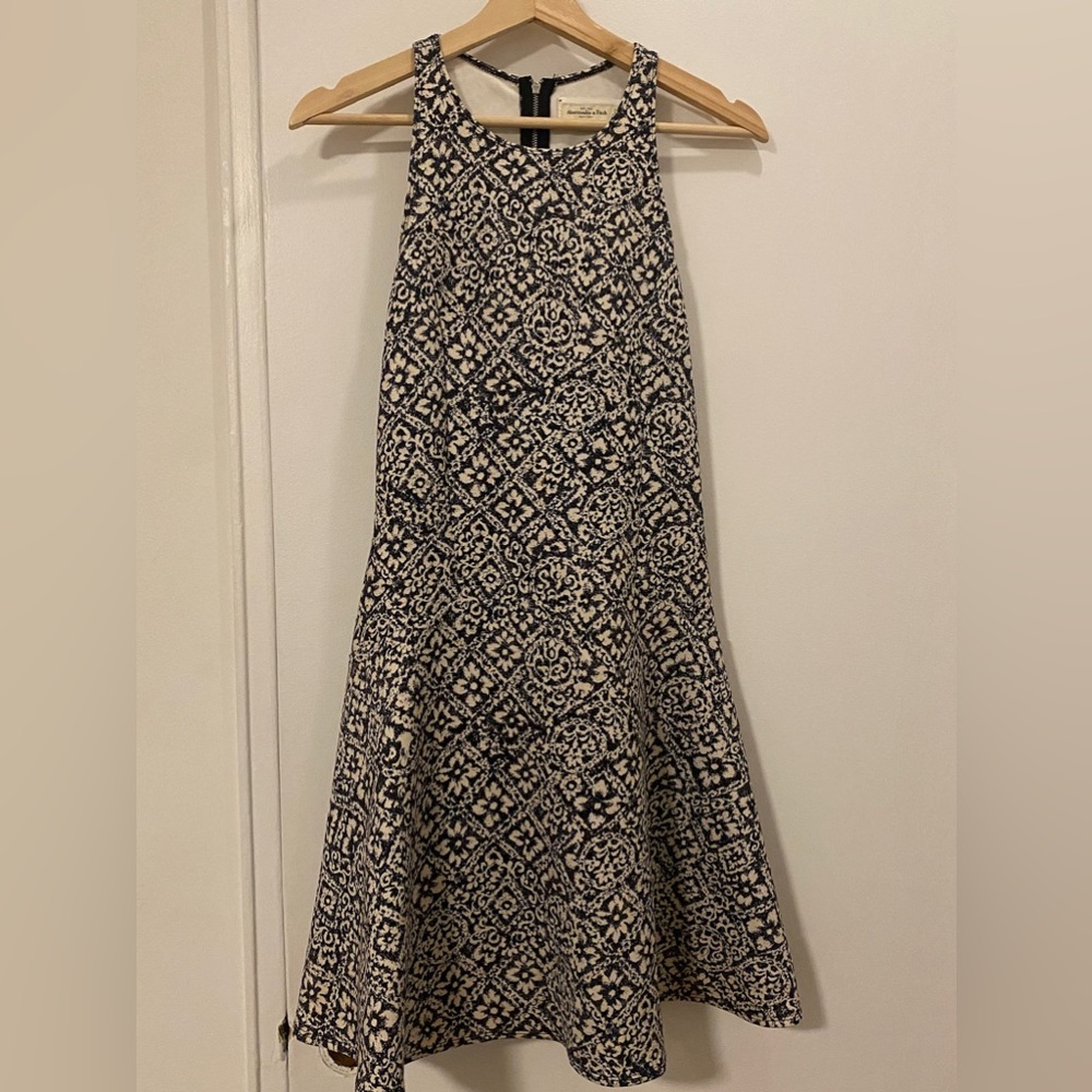Abercrombie & Fitch Floral Fit&Flare Drop Waist
Sleeveless Knit Dress Size Large